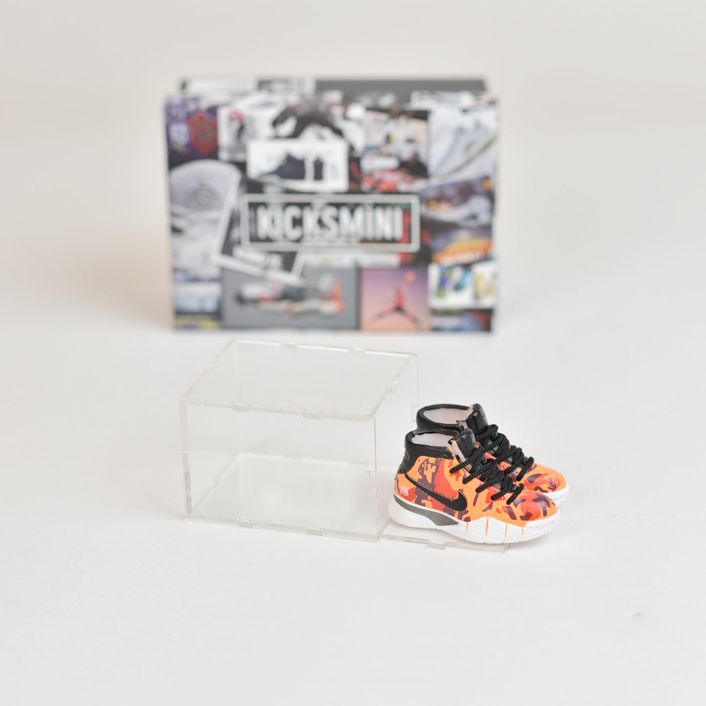 Kobe Bryant/LeBron James/Steph Curry Mini Sneaker Collection with Display Case