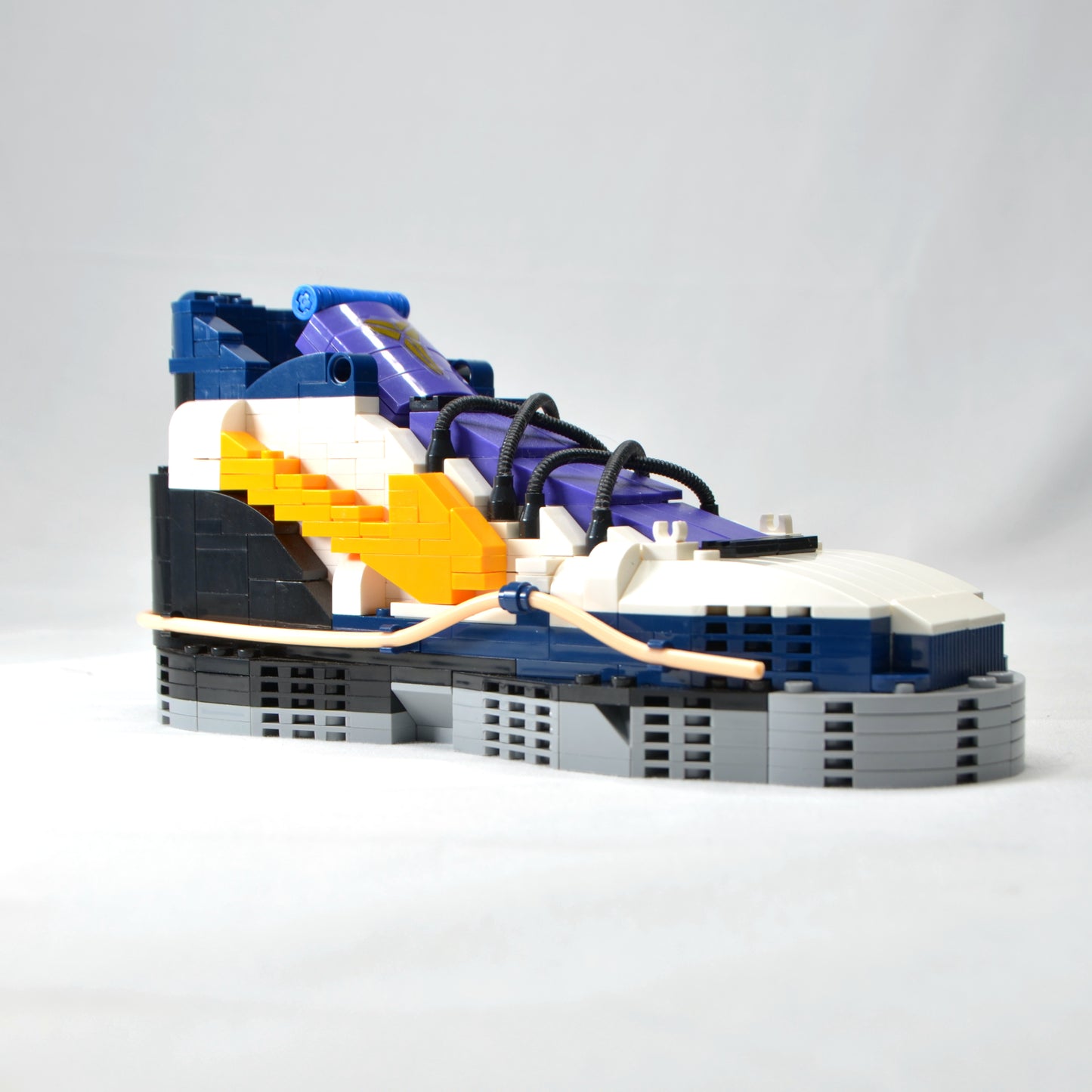 LARGE KOBE 8 Sneaker Bricks Sneaker 3D Puzzle Building Toy with Mini Figure